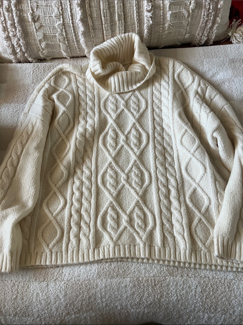 Abercrombie & Fitch Cream Cable Turtleneck Sweater